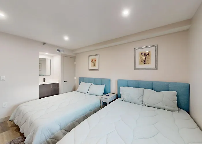 Plaza 811 Apartment *