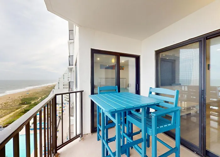 Plaza 811 Apartment
