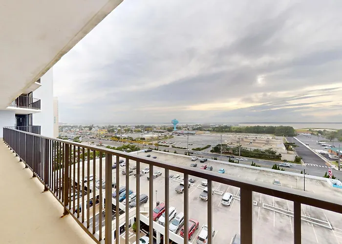 Apartment Plaza 811 *